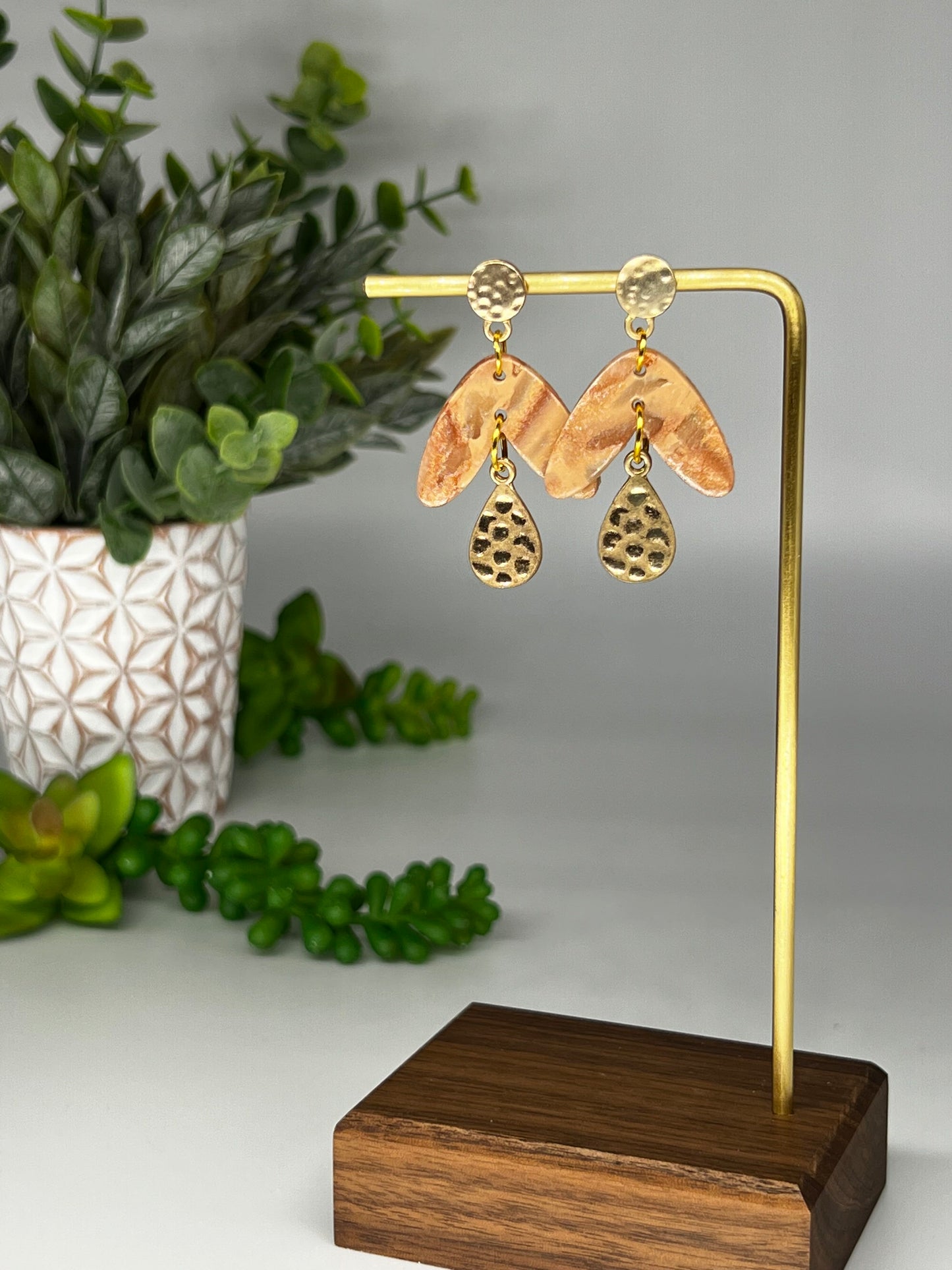 Tan Faux Stone with Gold Accent